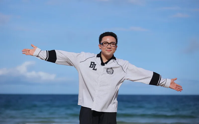 tieu su tran thanh hanh trinh tu cau be ngheo den bieu tuong giai tri