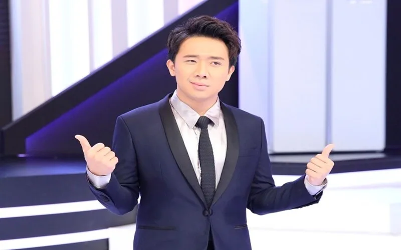 tieu su tran thanh hanh trinh tu cau be ngheo den bieu tuong giai tri