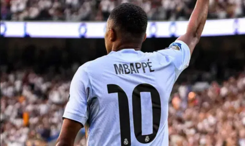 Mbappe mang áo số 10 tại Real Madrid và tuyển Pháp